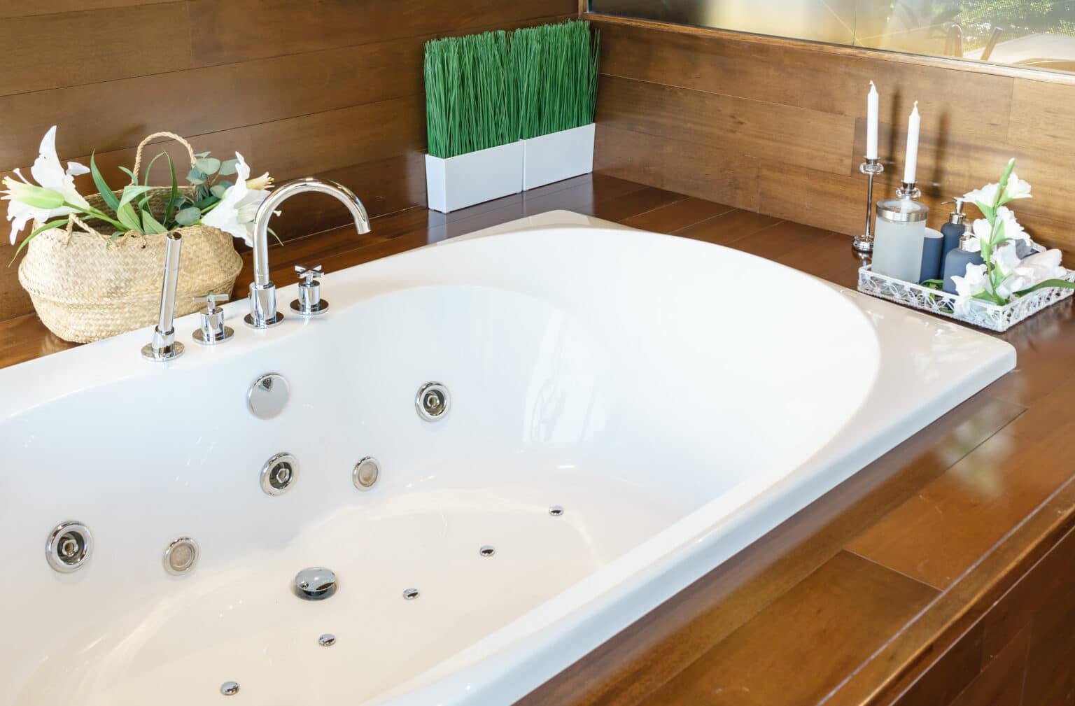 How Much Does A Bathtub Installation Cost? (2023 Guide)